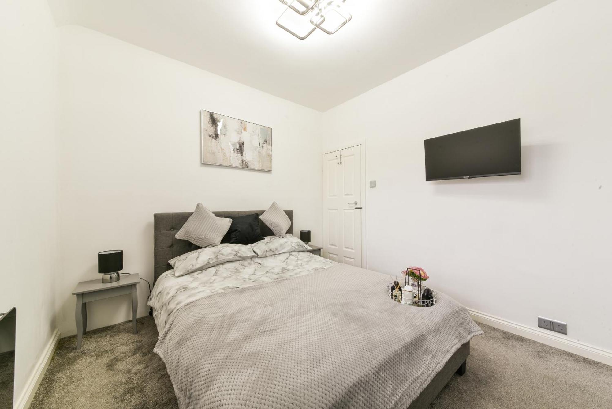 Bromley Serviced Apartments - Beckenham Place Park - London - 2 Bed House - Free Parking - 2 Beds 1 Sofabed Dış mekan fotoğraf