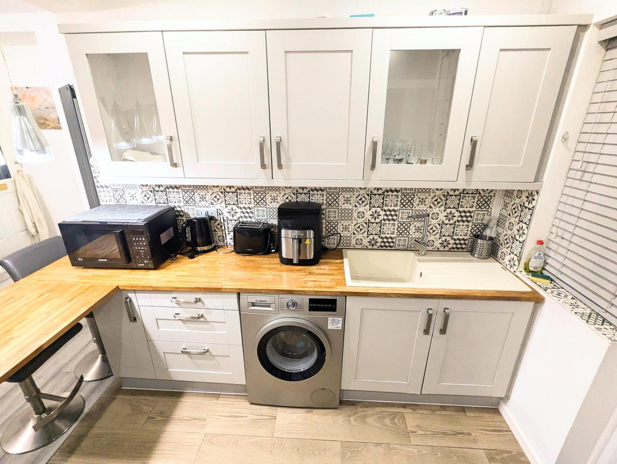 Bromley Serviced Apartments - Beckenham Place Park - London - 2 Bed House - Free Parking - 2 Beds 1 Sofabed Dış mekan fotoğraf