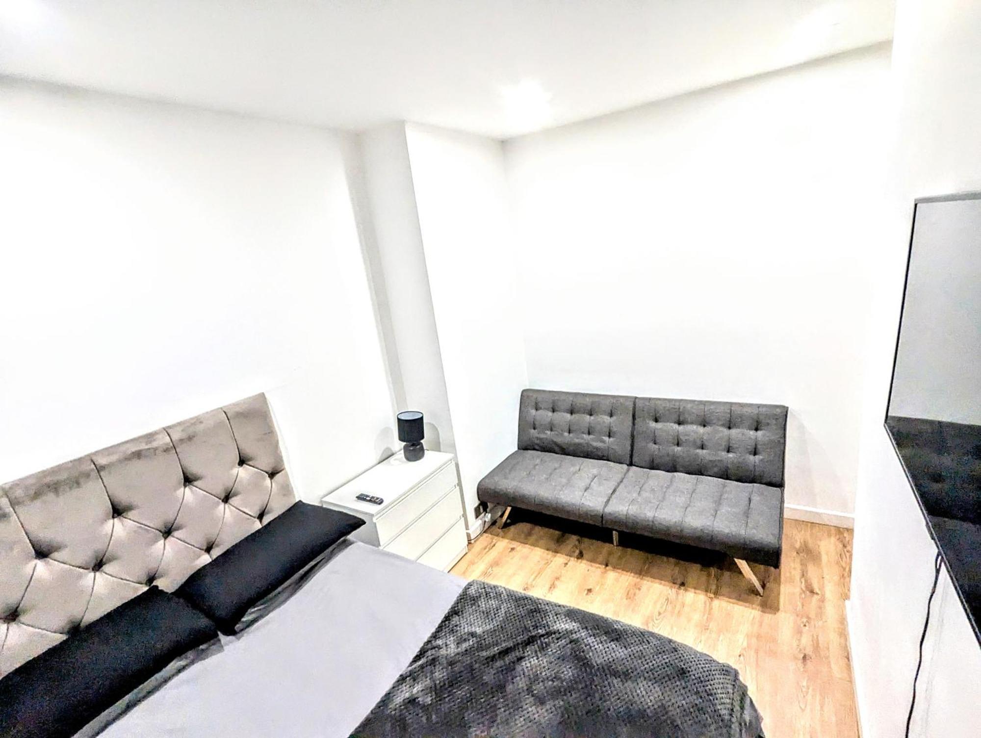 Bromley Serviced Apartments - Beckenham Place Park - London - 2 Bed House - Free Parking - 2 Beds 1 Sofabed Dış mekan fotoğraf