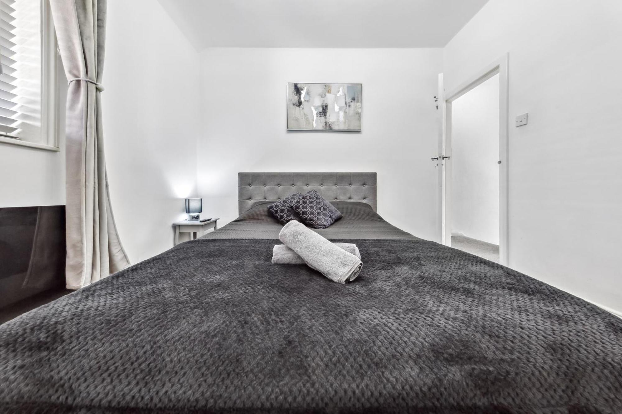 Bromley Serviced Apartments - Beckenham Place Park - London - 2 Bed House - Free Parking - 2 Beds 1 Sofabed Dış mekan fotoğraf