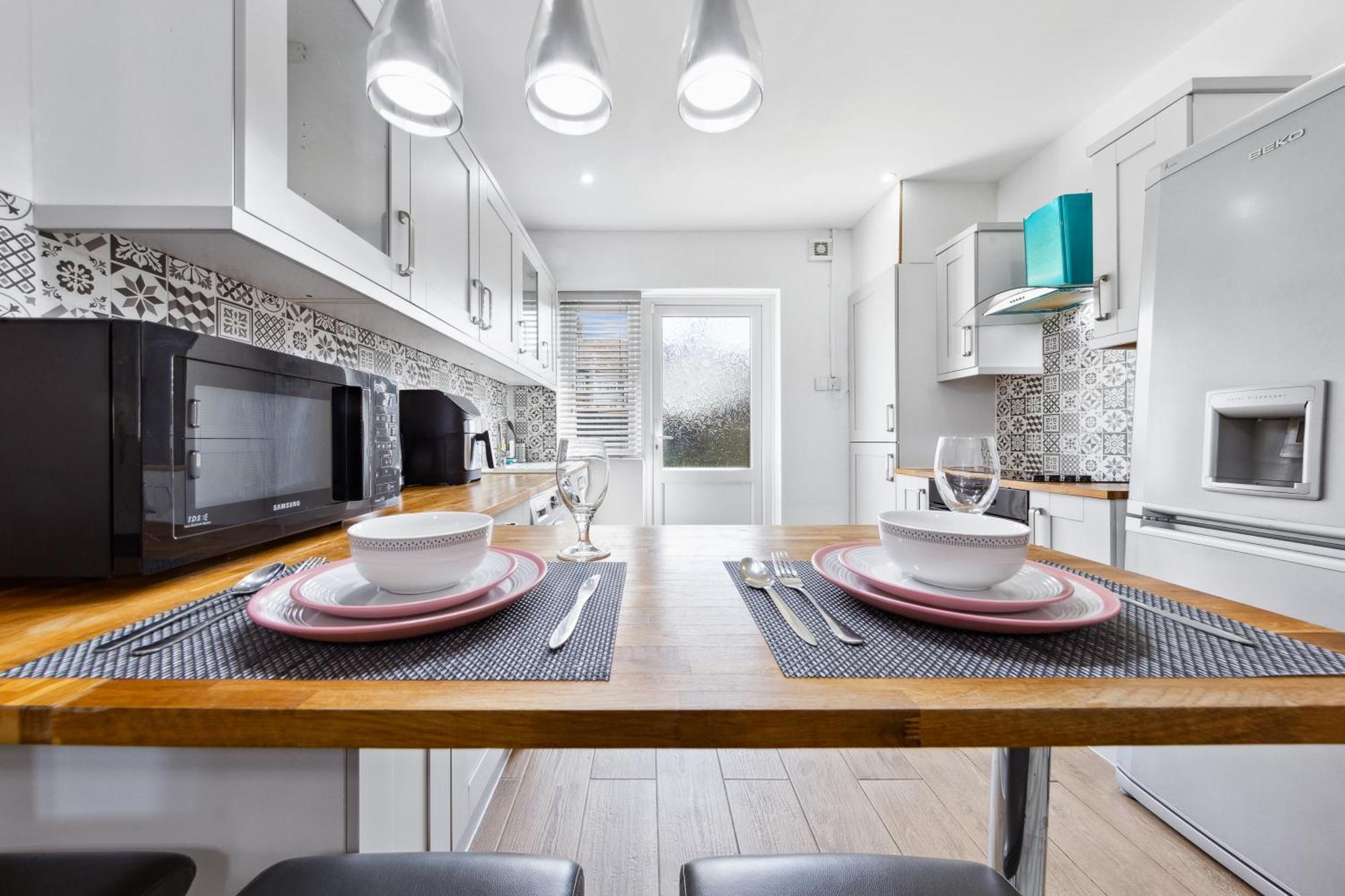 Bromley Serviced Apartments - Beckenham Place Park - London - 2 Bed House - Free Parking - 2 Beds 1 Sofabed Dış mekan fotoğraf